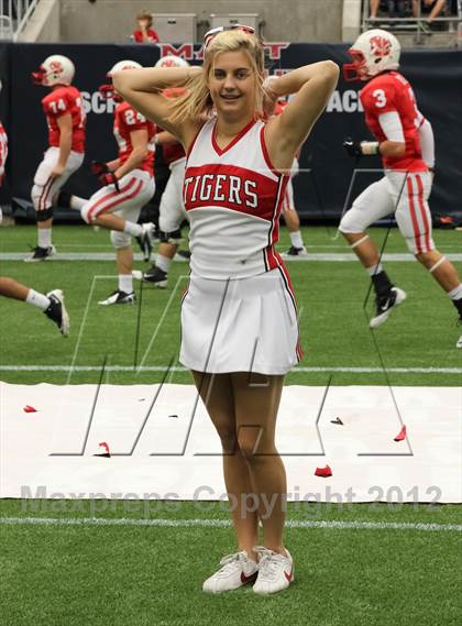 Thumbnail 2 in Katy vs. La Porte (UIL 5A Division 2 Regional Playoff) photogallery.