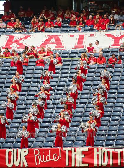 Thumbnail 3 in Katy vs. La Porte (UIL 5A Division 2 Regional Playoff) photogallery.