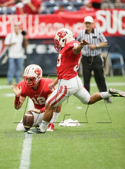 Thumbnail 2 in Katy vs. La Porte (UIL 5A Division 2 Regional Playoff) photogallery.