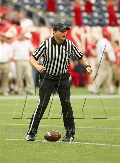 Thumbnail 2 in Katy vs. La Porte (UIL 5A Division 2 Regional Playoff) photogallery.