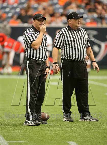 Thumbnail 1 in Katy vs. La Porte (UIL 5A Division 2 Regional Playoff) photogallery.
