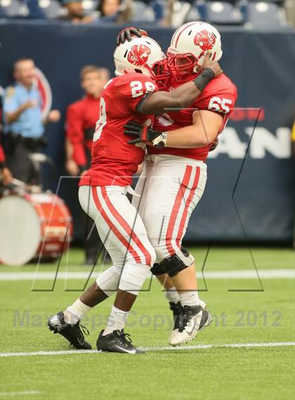 Thumbnail 2 in Katy vs. La Porte (UIL 5A Division 2 Regional Playoff) photogallery.