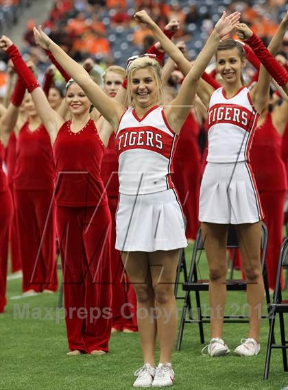 Thumbnail 2 in Katy vs. La Porte (UIL 5A Division 2 Regional Playoff) photogallery.