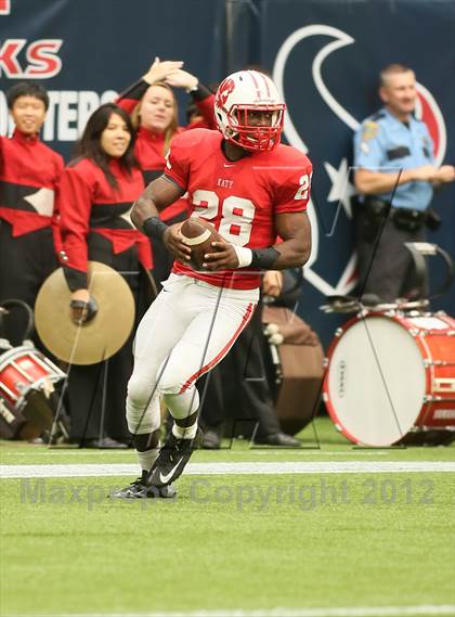 Thumbnail 1 in Katy vs. La Porte (UIL 5A Division 2 Regional Playoff) photogallery.