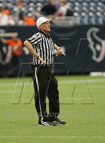 Thumbnail 1 in Katy vs. La Porte (UIL 5A Division 2 Regional Playoff) photogallery.