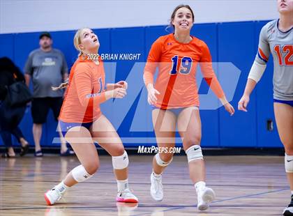 Thumbnail 3 in Central vs. Marvin Ridge photogallery.