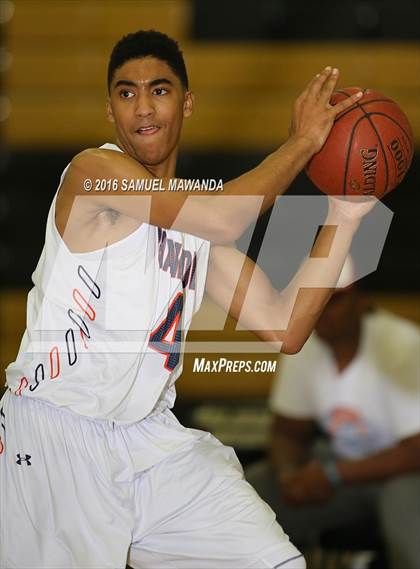 Thumbnail 2 in El Camino Real vs Chaminade (West Valley Thanksgiving Tip-Off Classic) photogallery.