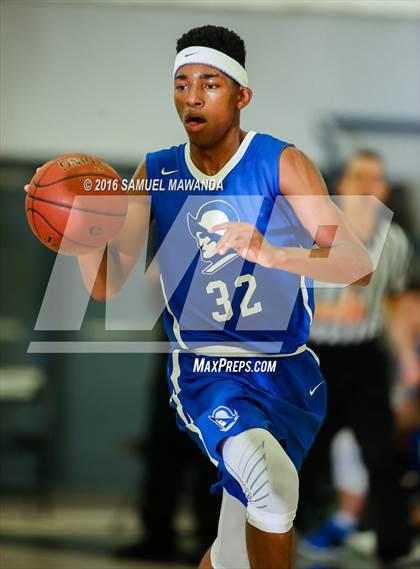 Thumbnail 3 in El Camino Real vs Chaminade (West Valley Thanksgiving Tip-Off Classic) photogallery.
