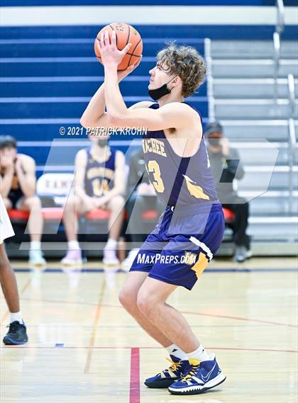 Thumbnail 2 in Wenatchee vs Foss (T-Town Throwdown) photogallery.