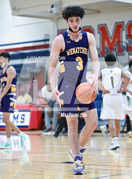 Thumbnail 3 in Wenatchee vs Foss (T-Town Throwdown) photogallery.