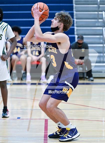 Thumbnail 3 in Wenatchee vs Foss (T-Town Throwdown) photogallery.