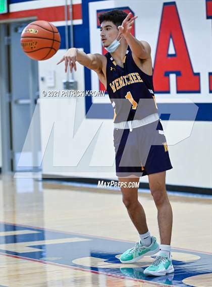 Thumbnail 2 in Wenatchee vs Foss (T-Town Throwdown) photogallery.