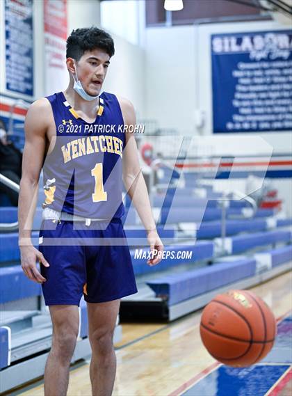 Thumbnail 1 in Wenatchee vs Foss (T-Town Throwdown) photogallery.