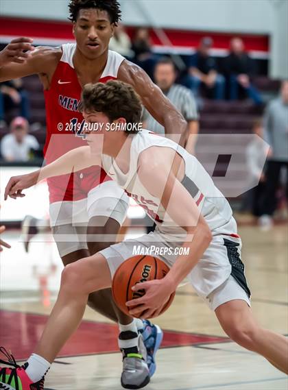 Thumbnail 1 in San Joaquin Memorial vs. Santa Fe Christian (Torrey Pines Holiday Classic) photogallery.
