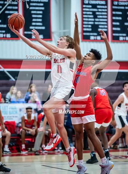 Thumbnail 1 in San Joaquin Memorial vs. Santa Fe Christian (Torrey Pines Holiday Classic) photogallery.