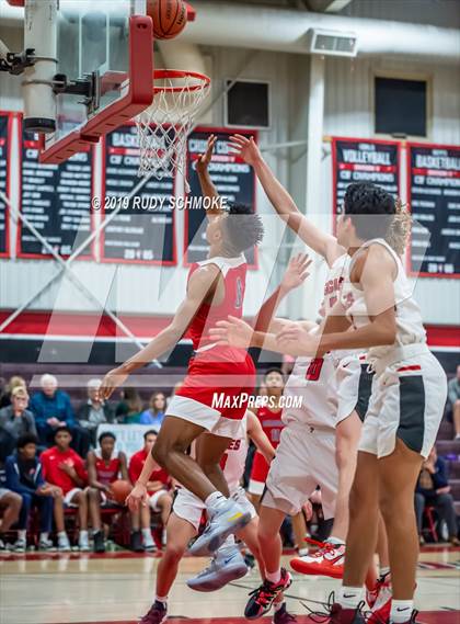 Thumbnail 1 in San Joaquin Memorial vs. Santa Fe Christian (Torrey Pines Holiday Classic) photogallery.