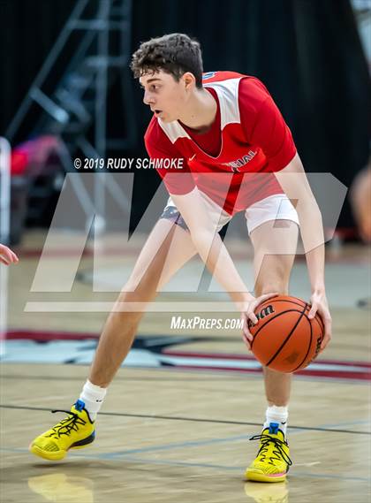 Thumbnail 3 in San Joaquin Memorial vs. Santa Fe Christian (Torrey Pines Holiday Classic) photogallery.
