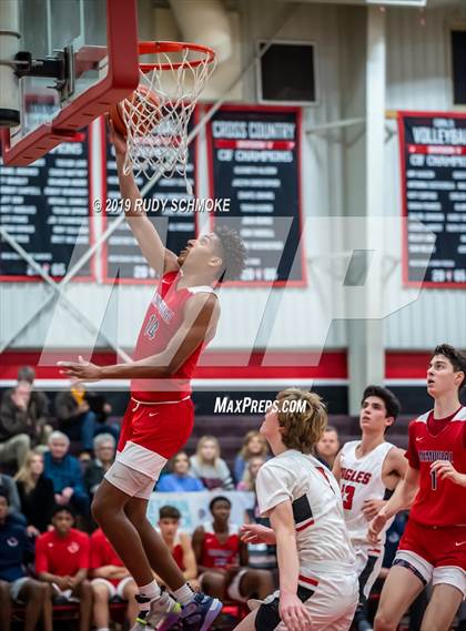 Thumbnail 2 in San Joaquin Memorial vs. Santa Fe Christian (Torrey Pines Holiday Classic) photogallery.