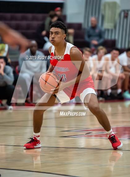 Thumbnail 1 in San Joaquin Memorial vs. Santa Fe Christian (Torrey Pines Holiday Classic) photogallery.