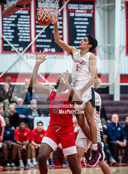 Thumbnail 2 in San Joaquin Memorial vs. Santa Fe Christian (Torrey Pines Holiday Classic) photogallery.