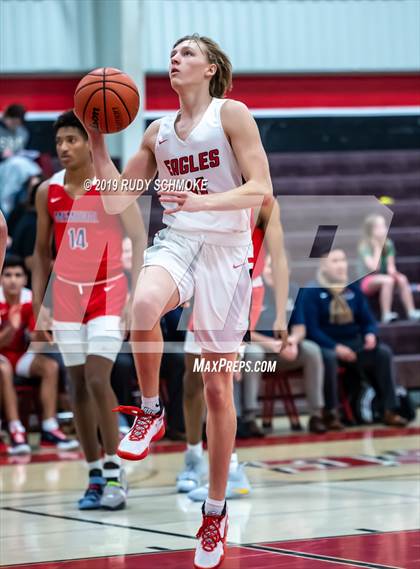 Thumbnail 2 in San Joaquin Memorial vs. Santa Fe Christian (Torrey Pines Holiday Classic) photogallery.