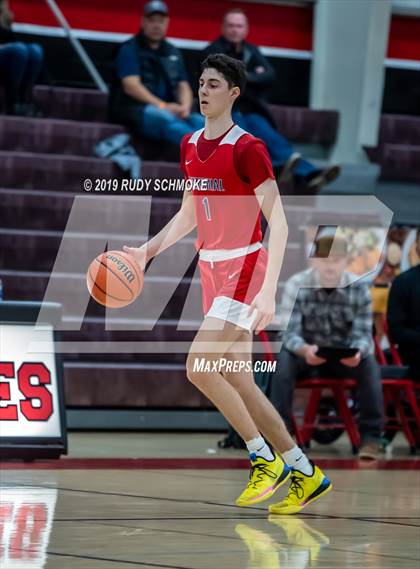 Thumbnail 2 in San Joaquin Memorial vs. Santa Fe Christian (Torrey Pines Holiday Classic) photogallery.