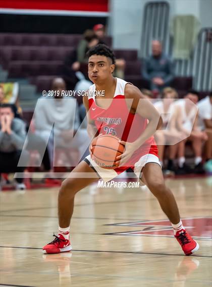 Thumbnail 2 in San Joaquin Memorial vs. Santa Fe Christian (Torrey Pines Holiday Classic) photogallery.