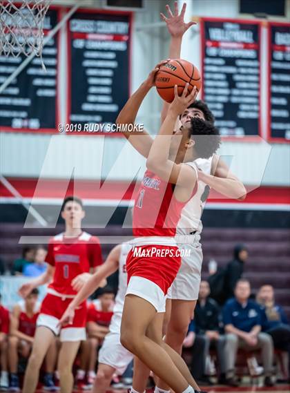 Thumbnail 3 in San Joaquin Memorial vs. Santa Fe Christian (Torrey Pines Holiday Classic) photogallery.