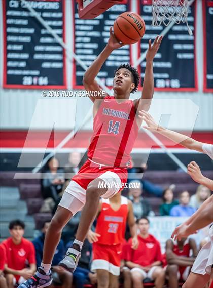 Thumbnail 1 in San Joaquin Memorial vs. Santa Fe Christian (Torrey Pines Holiday Classic) photogallery.