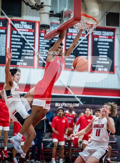 Thumbnail 2 in San Joaquin Memorial vs. Santa Fe Christian (Torrey Pines Holiday Classic) photogallery.