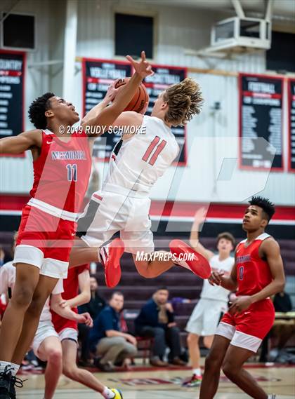 Thumbnail 3 in San Joaquin Memorial vs. Santa Fe Christian (Torrey Pines Holiday Classic) photogallery.
