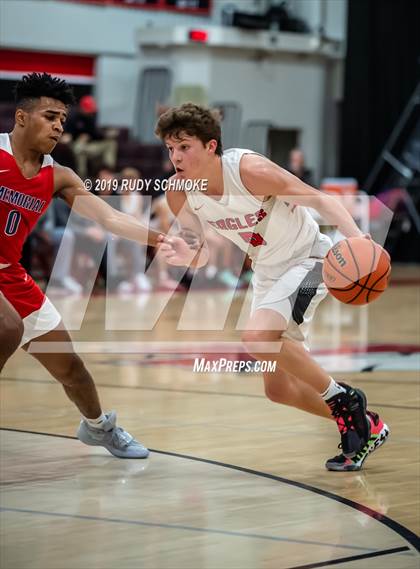 Thumbnail 2 in San Joaquin Memorial vs. Santa Fe Christian (Torrey Pines Holiday Classic) photogallery.