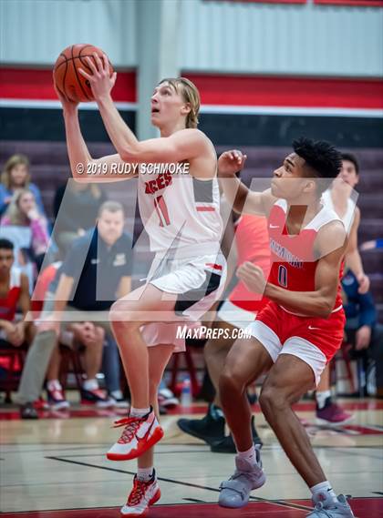 Thumbnail 1 in San Joaquin Memorial vs. Santa Fe Christian (Torrey Pines Holiday Classic) photogallery.