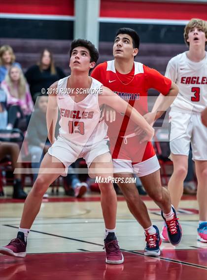 Thumbnail 1 in San Joaquin Memorial vs. Santa Fe Christian (Torrey Pines Holiday Classic) photogallery.