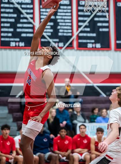 Thumbnail 2 in San Joaquin Memorial vs. Santa Fe Christian (Torrey Pines Holiday Classic) photogallery.