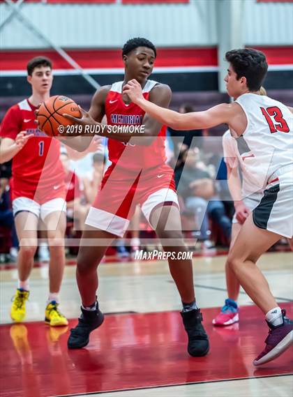Thumbnail 1 in San Joaquin Memorial vs. Santa Fe Christian (Torrey Pines Holiday Classic) photogallery.