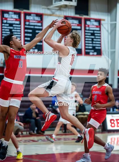 Thumbnail 3 in San Joaquin Memorial vs. Santa Fe Christian (Torrey Pines Holiday Classic) photogallery.