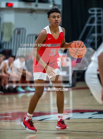 Thumbnail 3 in San Joaquin Memorial vs. Santa Fe Christian (Torrey Pines Holiday Classic) photogallery.