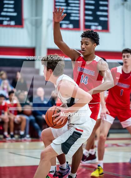 Thumbnail 2 in San Joaquin Memorial vs. Santa Fe Christian (Torrey Pines Holiday Classic) photogallery.