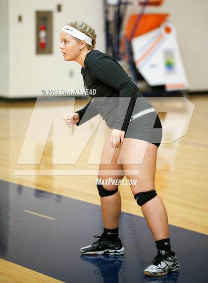 Thumbnail 3 in Coloma vs. Kalamazoo Christian (SAC Tournament) photogallery.