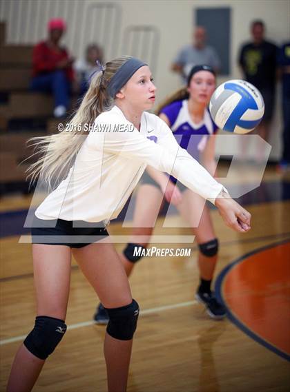 Thumbnail 1 in Coloma vs. Kalamazoo Christian (SAC Tournament) photogallery.