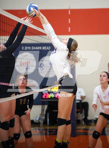 Thumbnail 3 in Coloma vs. Kalamazoo Christian (SAC Tournament) photogallery.