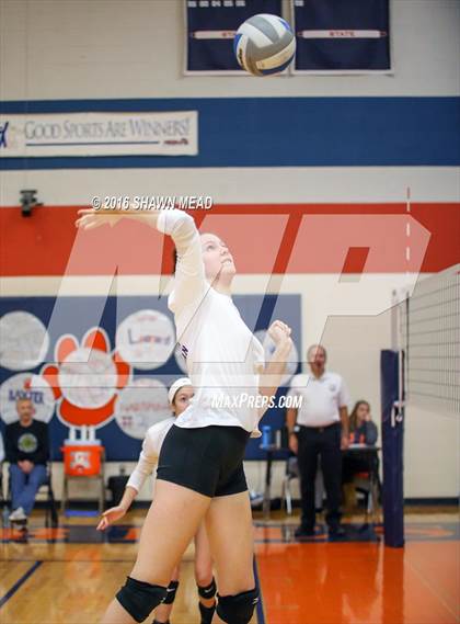 Thumbnail 2 in Coloma vs. Kalamazoo Christian (SAC Tournament) photogallery.