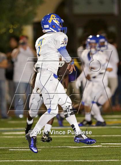Thumbnail 2 in Bishop Amat @ Crespi photogallery.