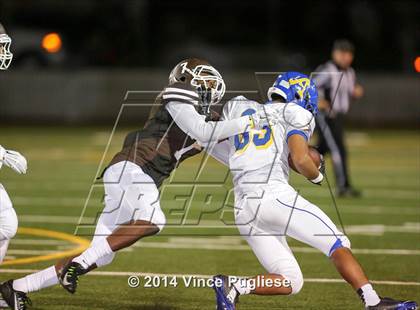 Thumbnail 3 in Bishop Amat @ Crespi photogallery.