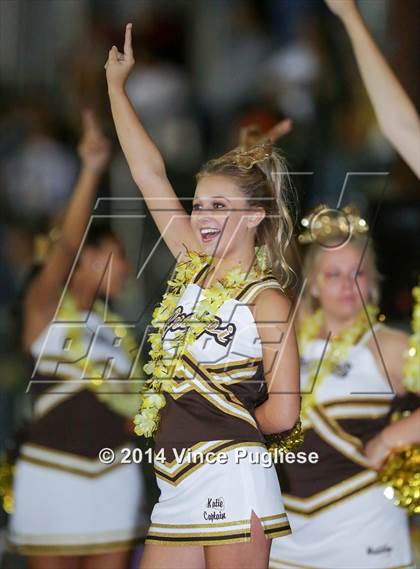 Thumbnail 3 in Bishop Amat @ Crespi photogallery.