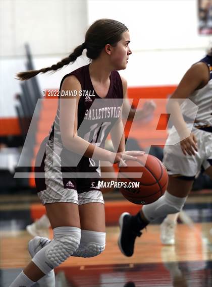 Thumbnail 3 in La Grange vs Halletsville (Schulenburg Lady Horn Varsity Tournament) photogallery.