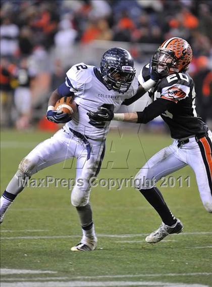 Thumbnail 3 in Columbine vs. Lakewood (CHSAA 5A State Final) photogallery.