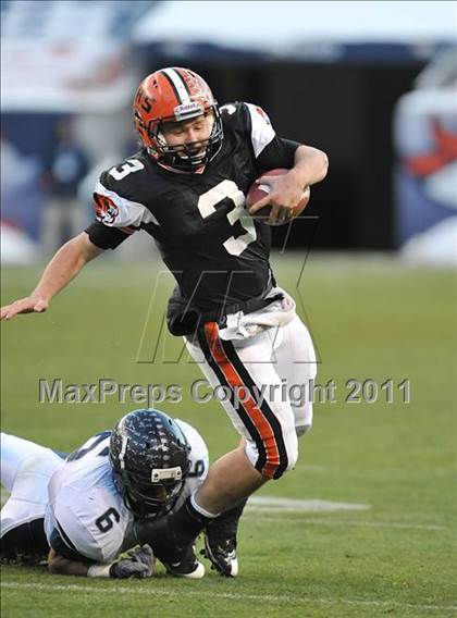 Thumbnail 3 in Columbine vs. Lakewood (CHSAA 5A State Final) photogallery.