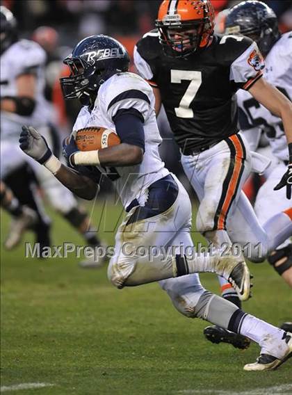 Thumbnail 1 in Columbine vs. Lakewood (CHSAA 5A State Final) photogallery.